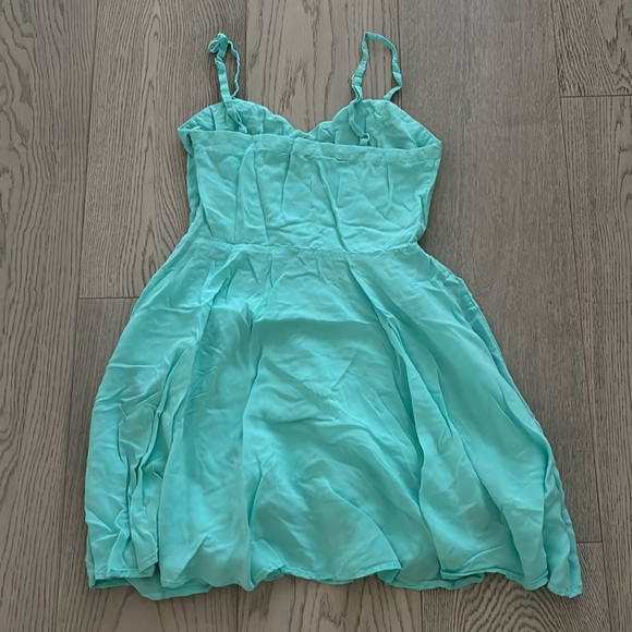 Aritzia talula dress size 2 - Picture 4 of 8